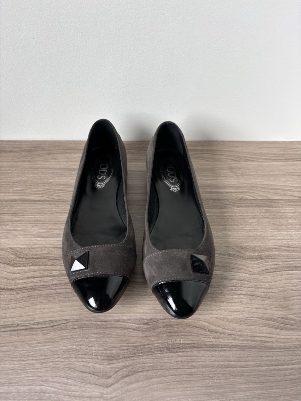 Tod's Ballet Flats Suede Patent Grey / Black Women's Sz 9.5 us Authentic❤️